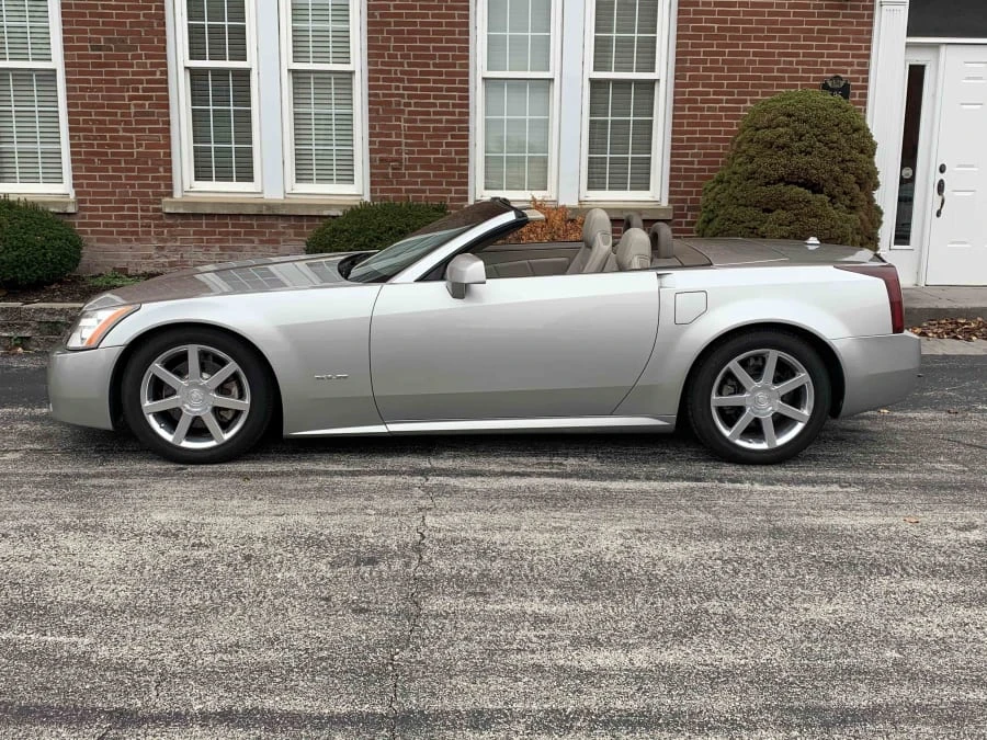 2004 Cadillac XLR - Image 2 of 10