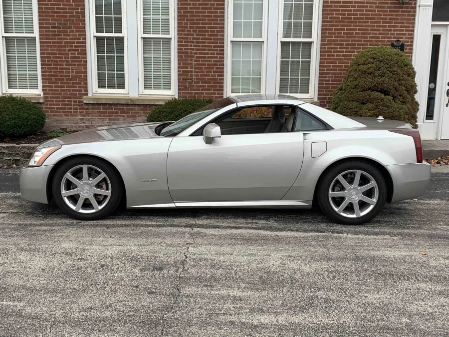 2004 Cadillac XLR - Image 9 of 10
