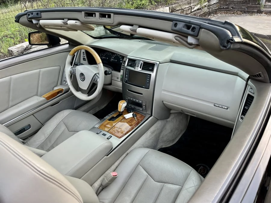 2004 Cadillac XLR - Image 8 of 11