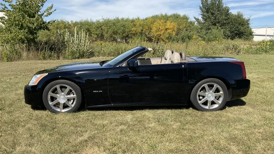2004 Cadillac XLR - Image 2 of 13