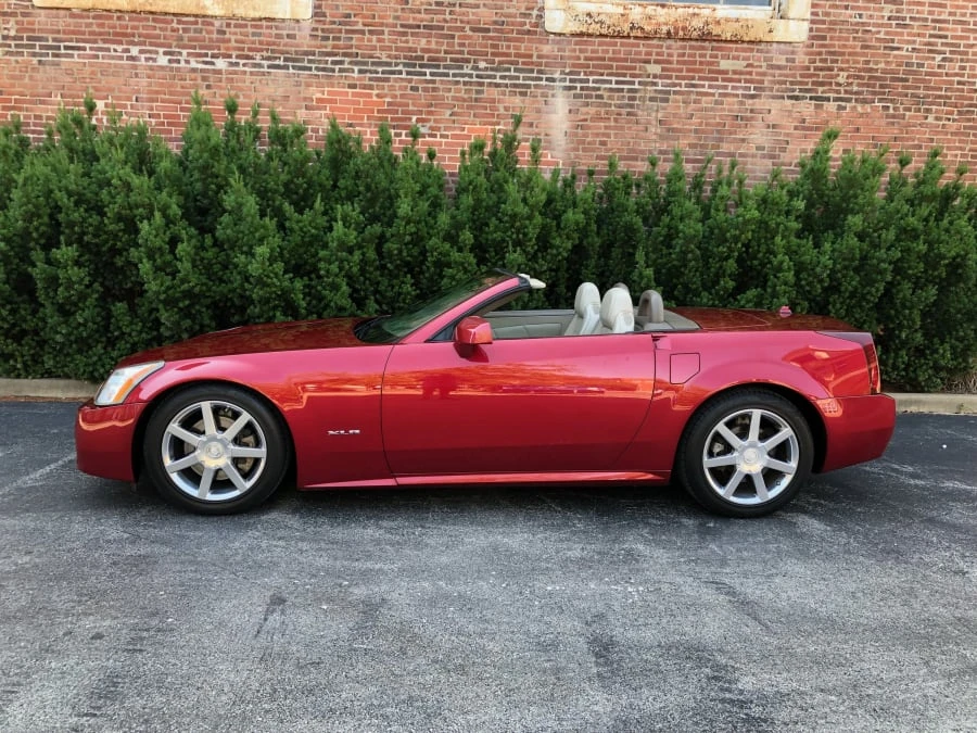2004 Cadillac XLR - Image 2 of 7