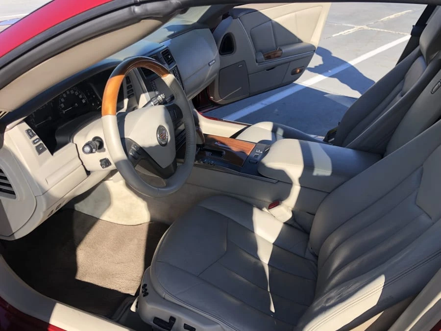 2004 Cadillac XLR - Image 9 of 23
