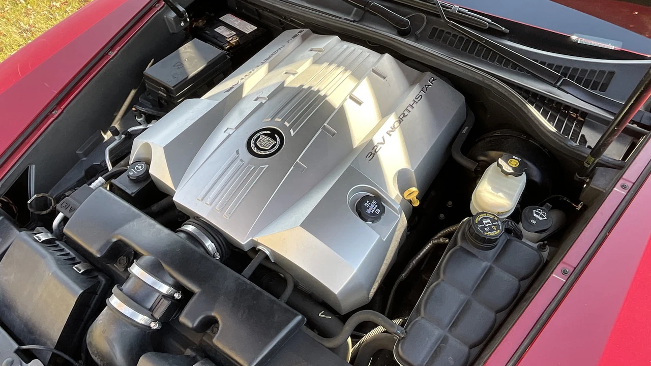 2004 Cadillac XLR - Image 8 of 12