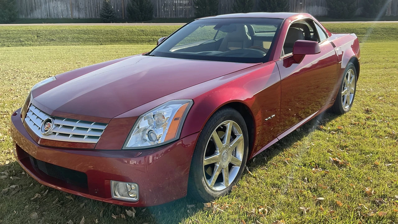 2004 Cadillac XLR - Image 12 of 12