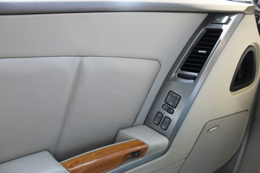 2004 Cadillac XLR - Image 6 of 23