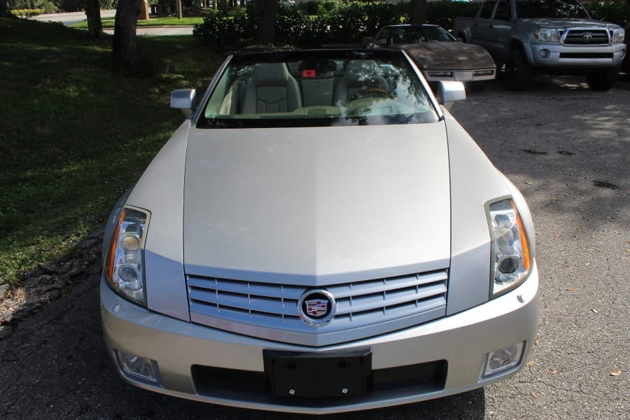 2004 Cadillac XLR - Image 9 of 23