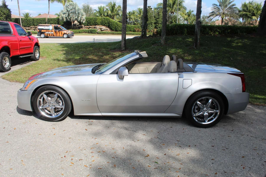 2004 Cadillac XLR - Image 13 of 23