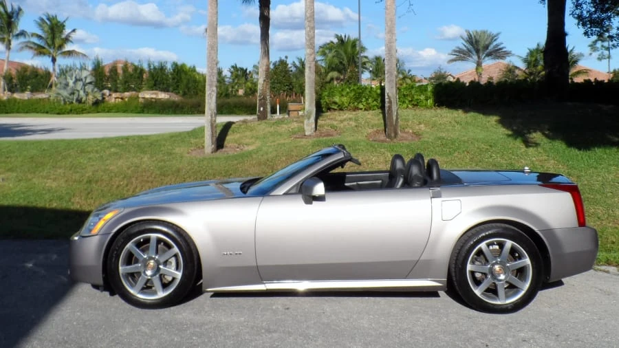 2004 Cadillac XLR - Image 2 of 10