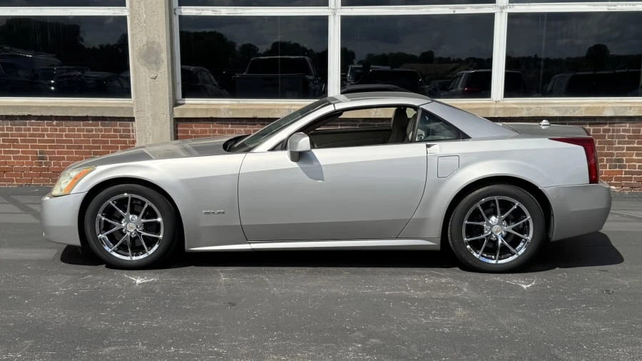 2004 Cadillac XLR - Image 5 of 13
