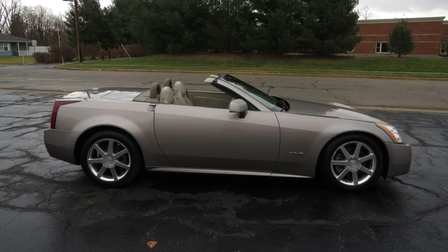 2004 Cadillac XLR - Image 2 of 27