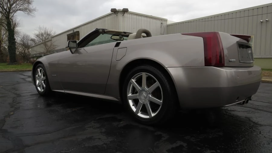 2004 Cadillac XLR - Image 3 of 27