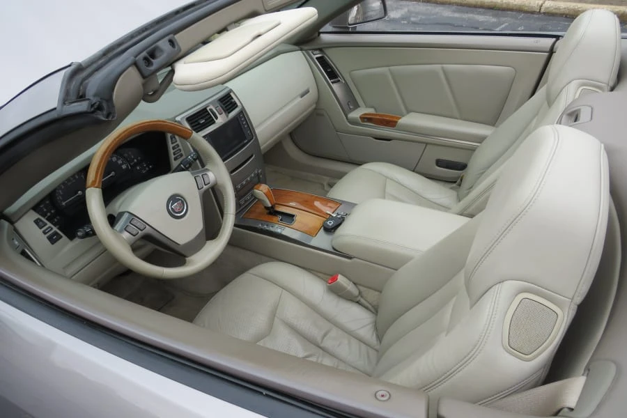 2004 Cadillac XLR - Image 16 of 27
