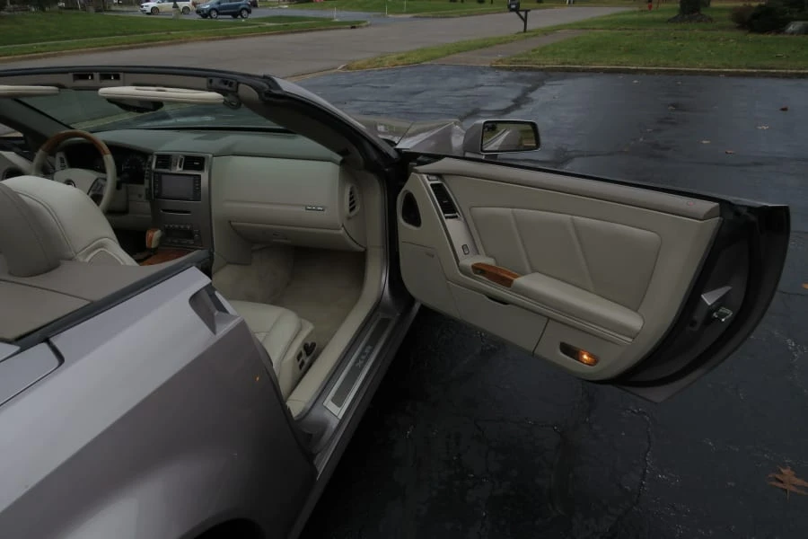 2004 Cadillac XLR - Image 18 of 27