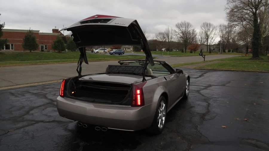 2004 Cadillac XLR - Image 23 of 27