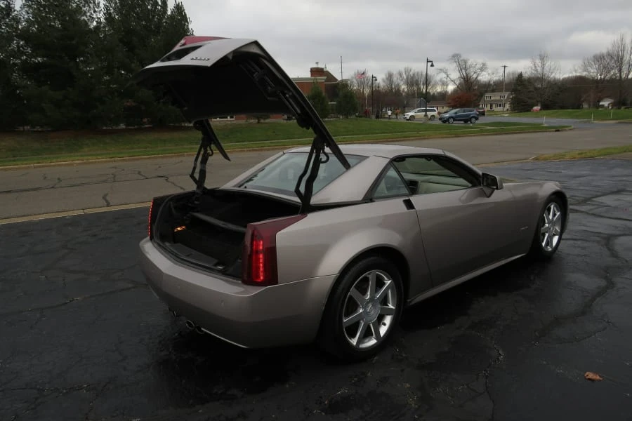 2004 Cadillac XLR - Image 7 of 27