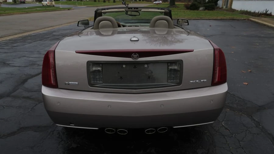 2004 Cadillac XLR - Image 9 of 27
