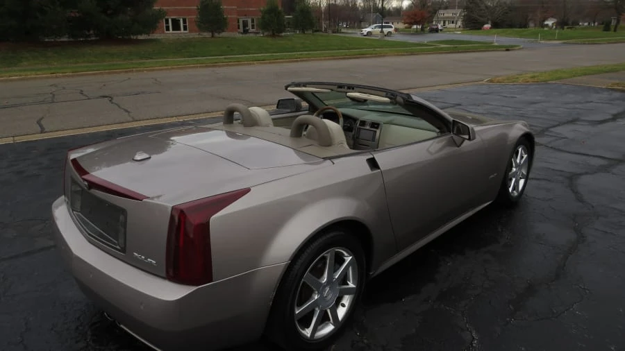 2004 Cadillac XLR - Image 11 of 27