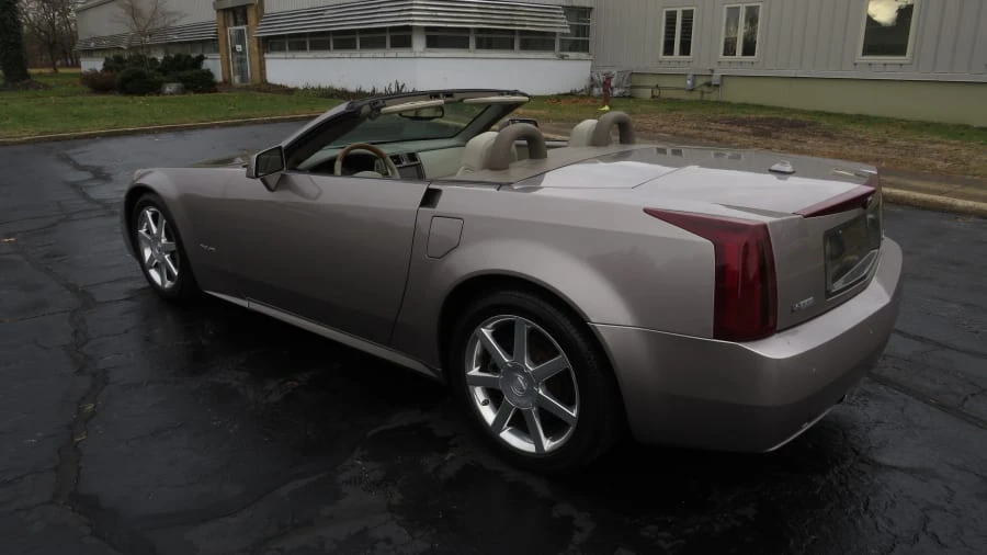 2004 Cadillac XLR - Image 14 of 27