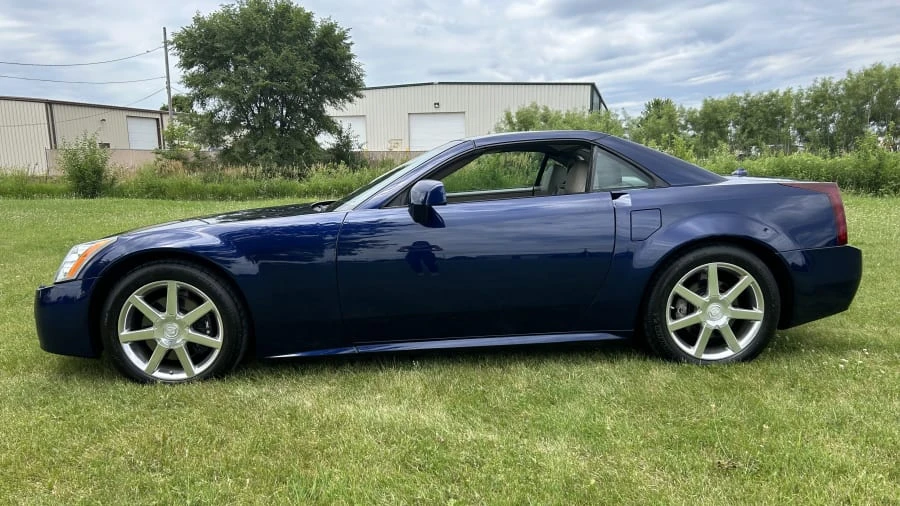 2004 Cadillac XLR - Image 5 of 11