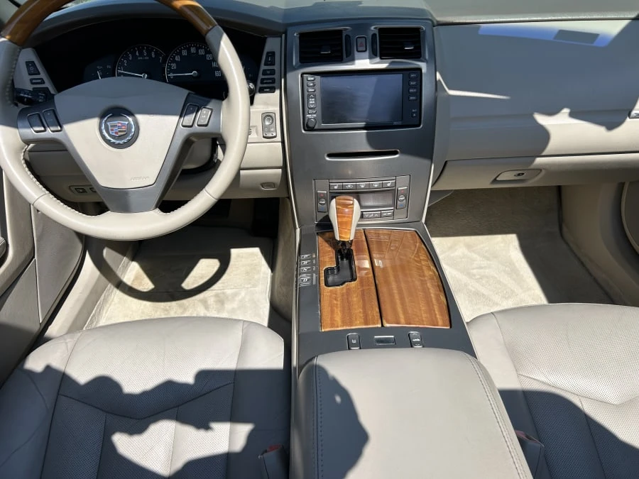 2004 Cadillac XLR - Image 8 of 12