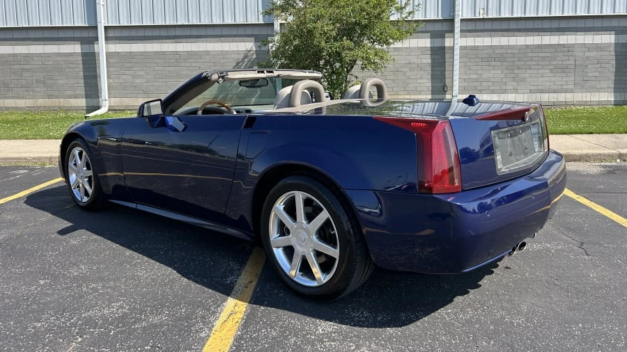 2004 Cadillac XLR - Image 3 of 12
