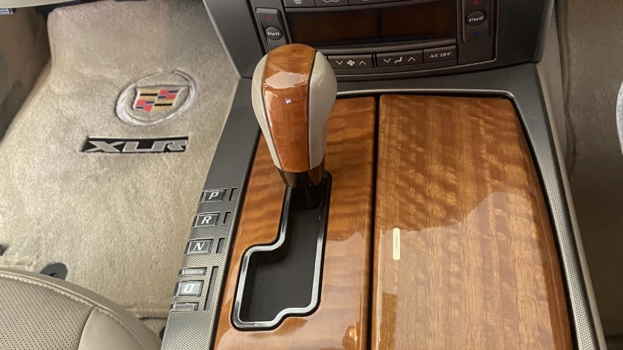 2004 Cadillac XLR - Image 13 of 15