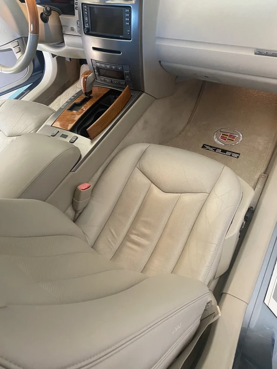 2004 Cadillac XLR - Image 10 of 15