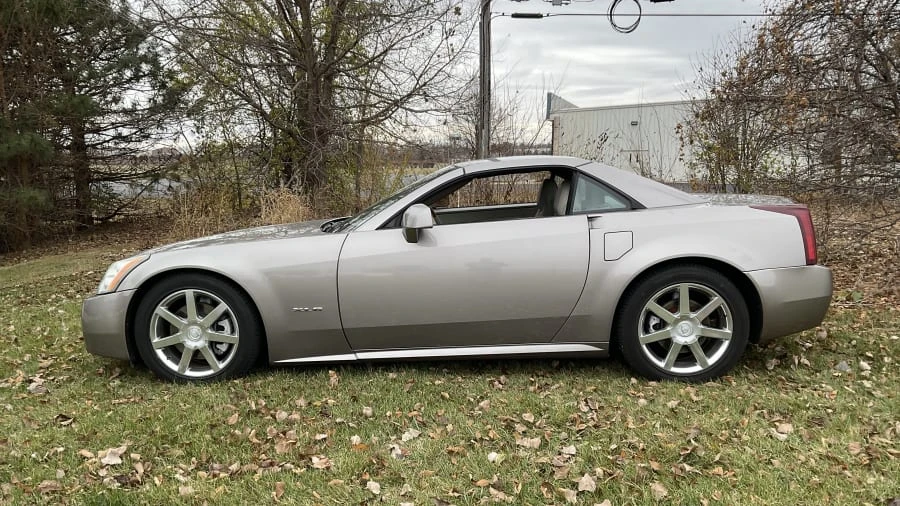 2004 Cadillac XLR - Image 5 of 12