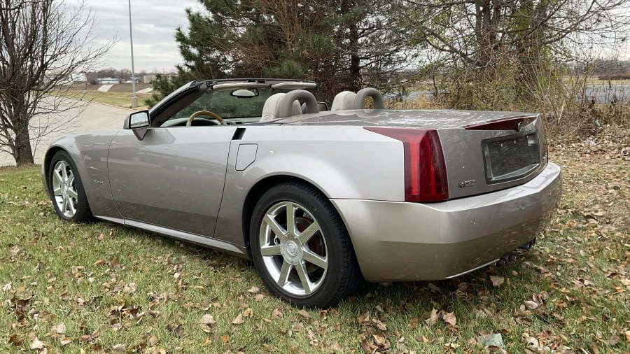 2004 Cadillac XLR - Image 3 of 12