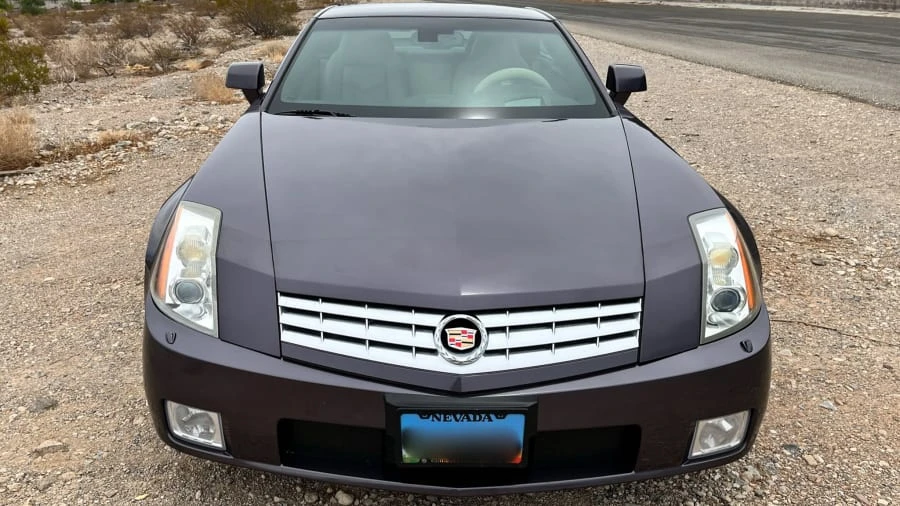 2004 Cadillac XLR - Image 9 of 13