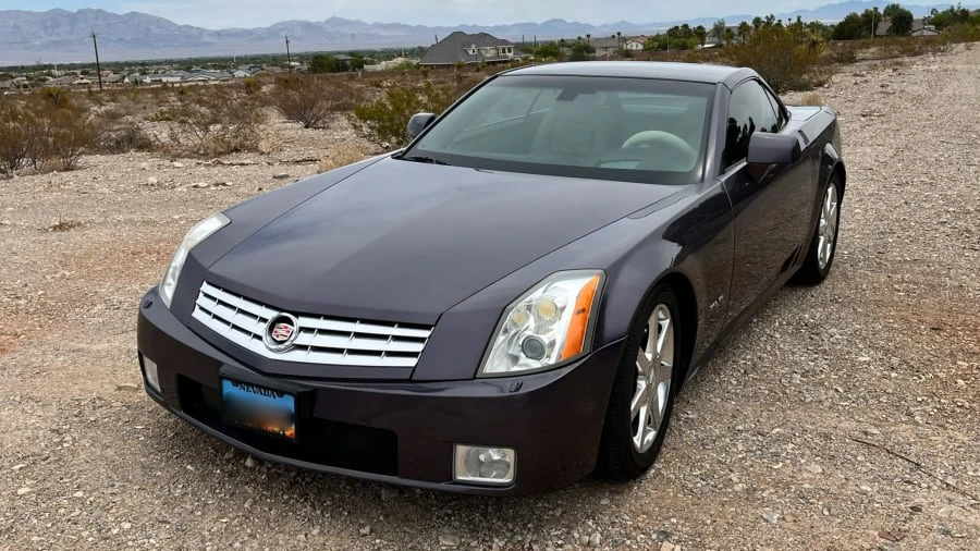 2004 Cadillac XLR - Image 10 of 13