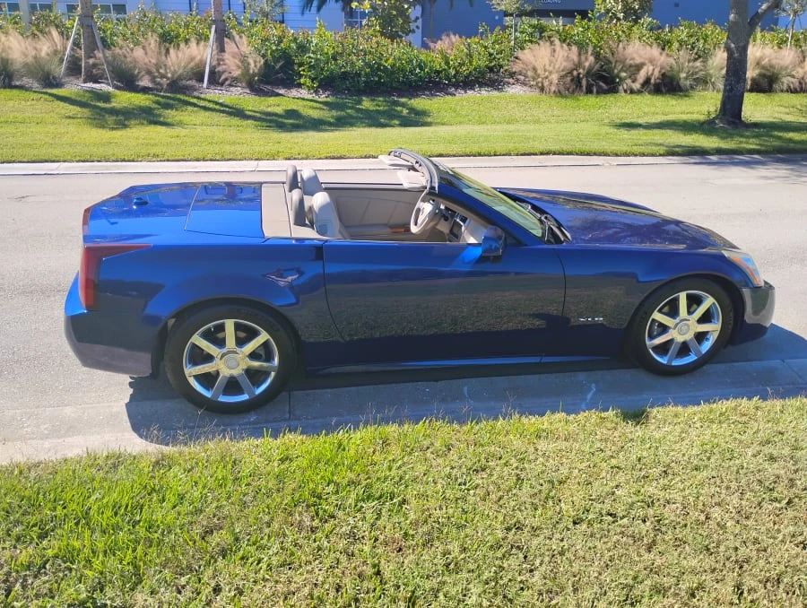 2004 Cadillac XLR - Image 23 of 25