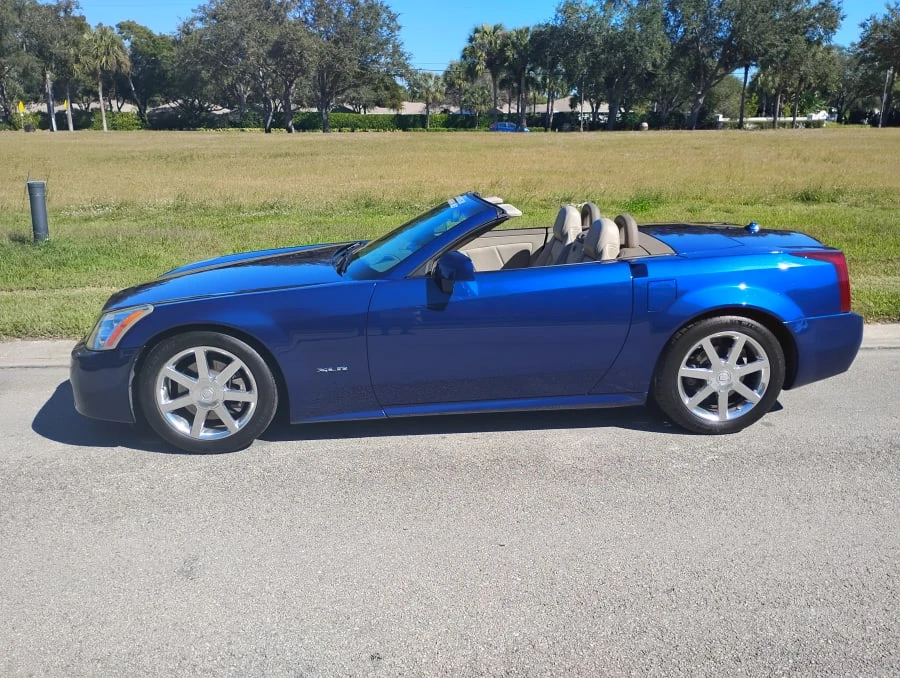 2004 Cadillac XLR - Image 24 of 25