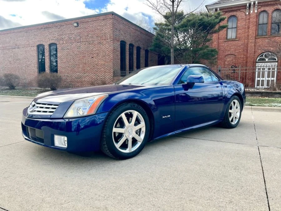2004 Cadillac XLR - Image 9 of 25