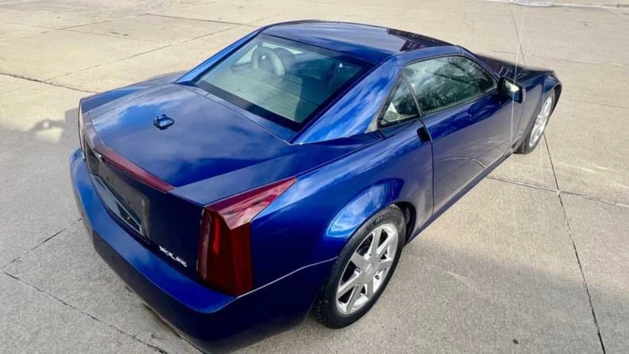 2004 Cadillac XLR - Image 15 of 25
