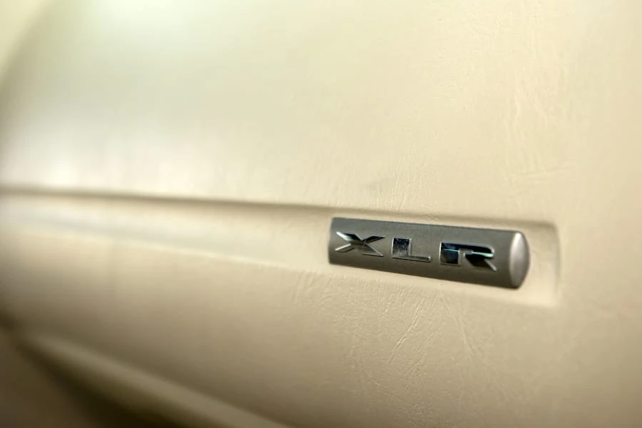 2004 Cadillac XLR - Image 27 of 31
