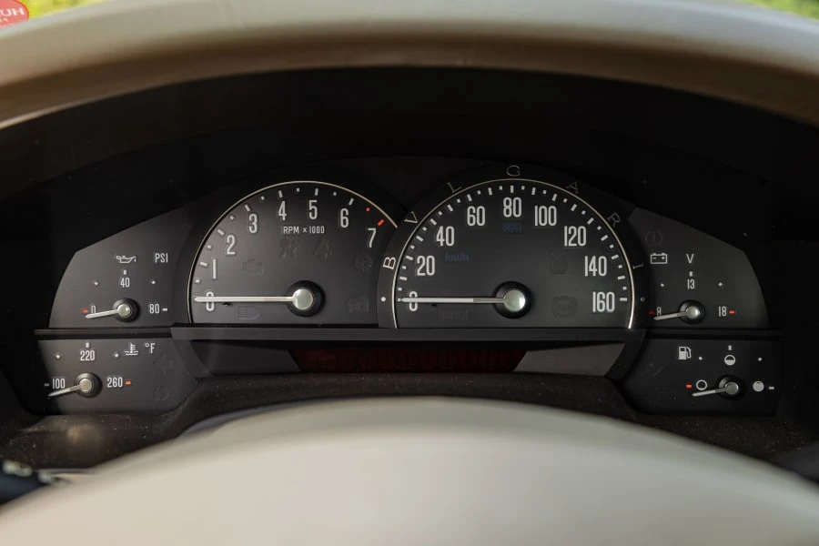2004 Cadillac XLR - Image 15 of 29