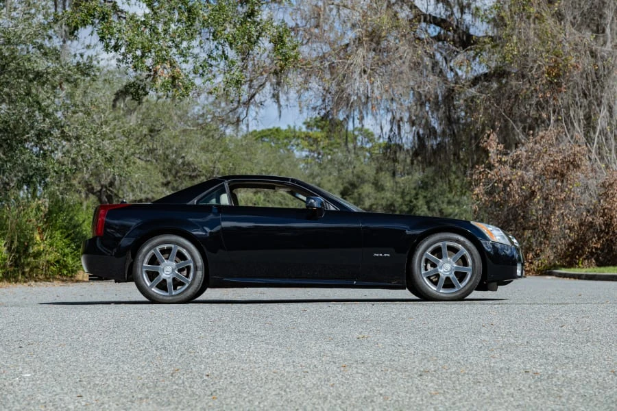 2004 Cadillac XLR - Image 2 of 29