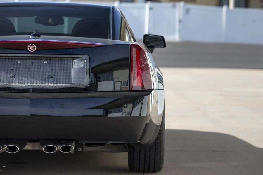2004 Cadillac XLR - Image 8 of 31