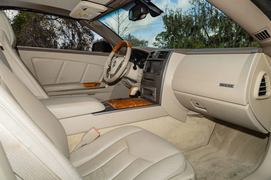 2004 Cadillac XLR - Image 23 of 29