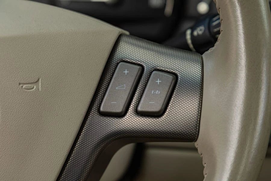 2004 Cadillac XLR - Image 20 of 29