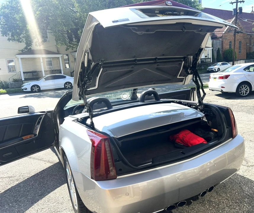 2004 Cadillac XLR - Image 30 of 31