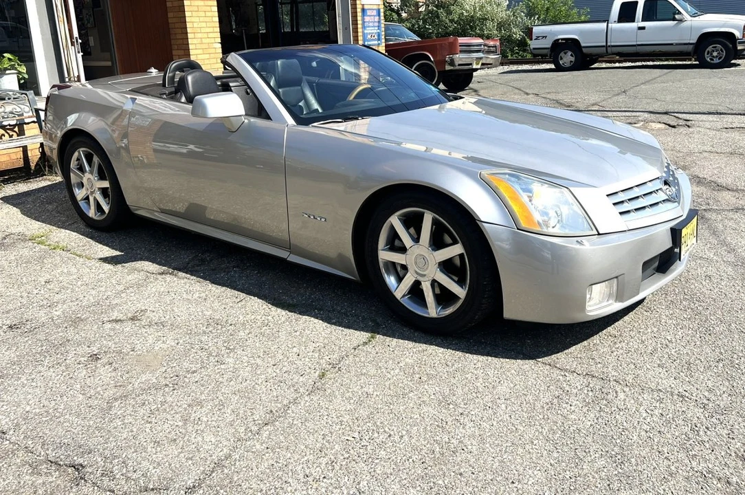 2004 Cadillac XLR - Image 2 of 31