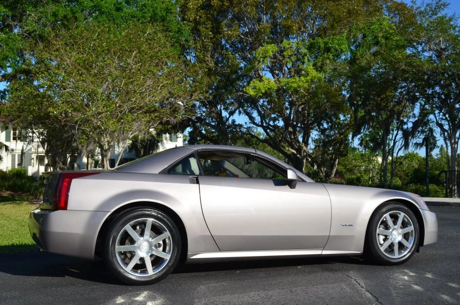 2004 Cadillac XLR - Image 8 of 9
