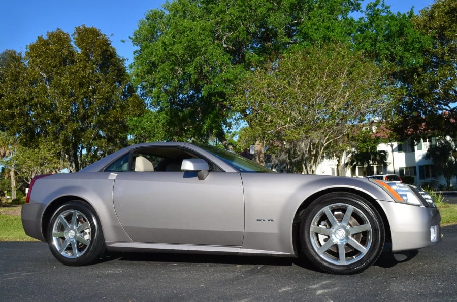 2004 Cadillac XLR - Image 9 of 9