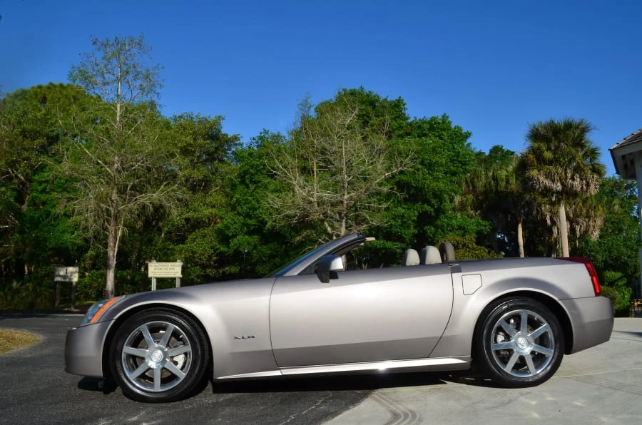 2004 Cadillac XLR - Image 2 of 9