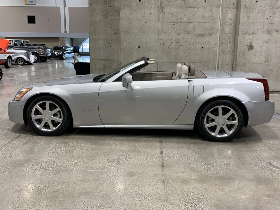 2004 Cadillac XLR - Image 2 of 7