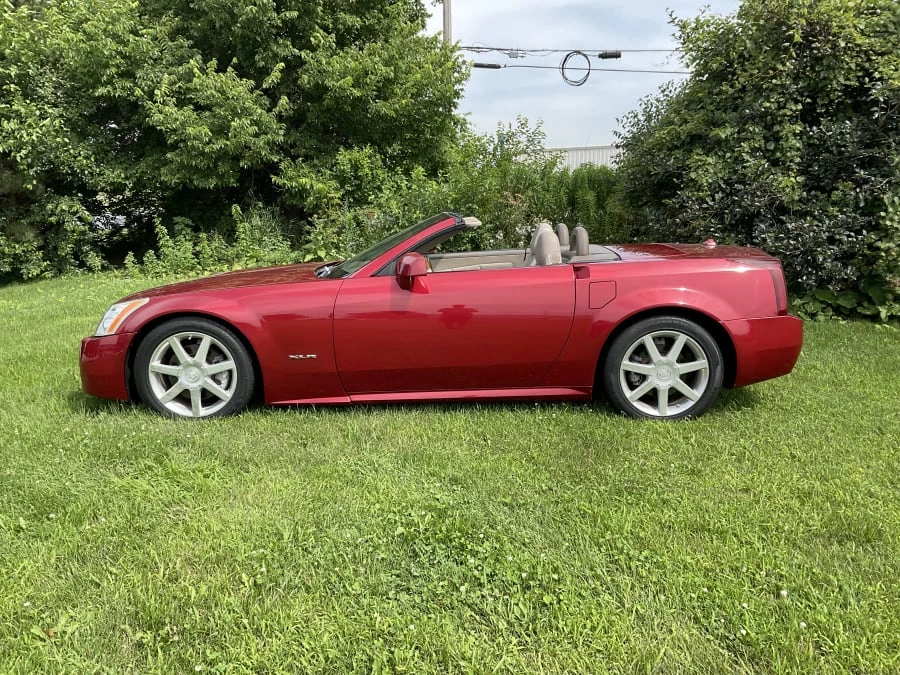 2004 Cadillac XLR - Image 2 of 10