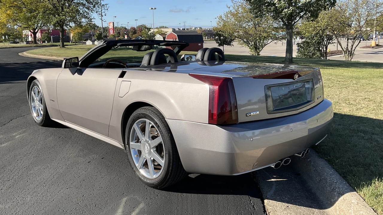 2004 Cadillac XLR - Image 3 of 16