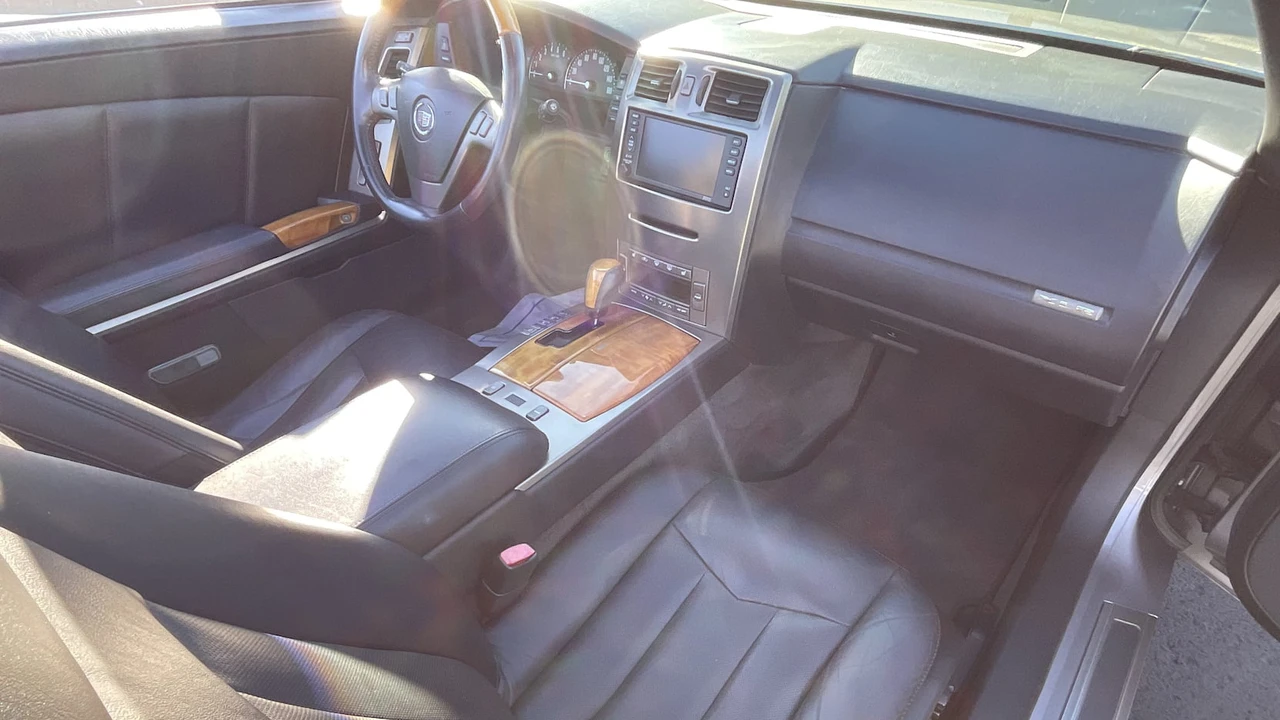 2004 Cadillac XLR - Image 5 of 16